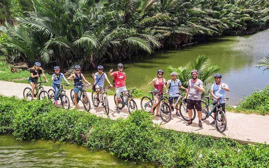 Cycling to explore Hoi An rural parts